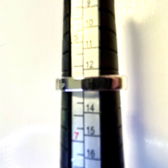 Faux DIAMOND Solitaire with Baguette Accents Set in Platinum Plated CZ Size 6 - Picture 6 of 6